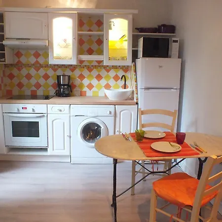 Charming 2 With Terrace In Old Town דירה *